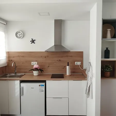 Lidia Planta 1, La Carihuela 1ª Linea Playa, Vistas Mar, 1 Dormitorio, 52 M2, 1-3 Huesped, Amplio Balcon, Wifi