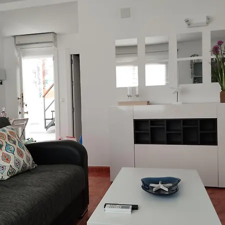 Appartement Lidia Planta 1, La Carihuela 1ª Linea Playa, Vistas Mar, 1 Dormitorio, 52 M2, 1-3 Huesped, Amplio Balcon, Wifi Torremolinos