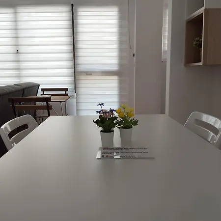 Lidia Planta 1, La Carihuela 1ª Linea Playa, Vistas Mar, 1 Dormitorio, 52 M2, 1-3 Huesped, Amplio Balcon, Wifi