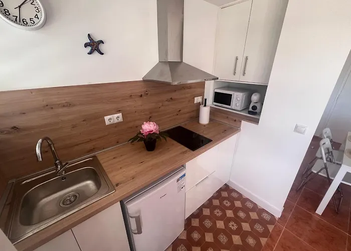 Lidia Planta 1, La Carihuela 1ª Linea Playa, Vistas Mar, 1 Dormitorio, 52 M2, 1-3 Huesped, Amplio Balcon, Wifi Apartamento *