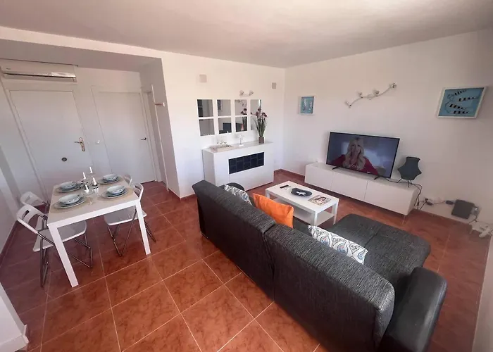 Apartamento Lidia Planta 1, La Carihuela 1ª Linea Playa, Vistas Mar, 1 Dormitorio, 52 M2, 1-3 Huesped, Amplio Balcon, Wifi