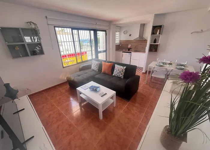 Lidia Planta 1, La Carihuela 1ª Linea Playa, Vistas Mar, 1 Dormitorio, 52 M2, 1-3 Huesped, Amplio Balcon, Wifi * Torremolinos