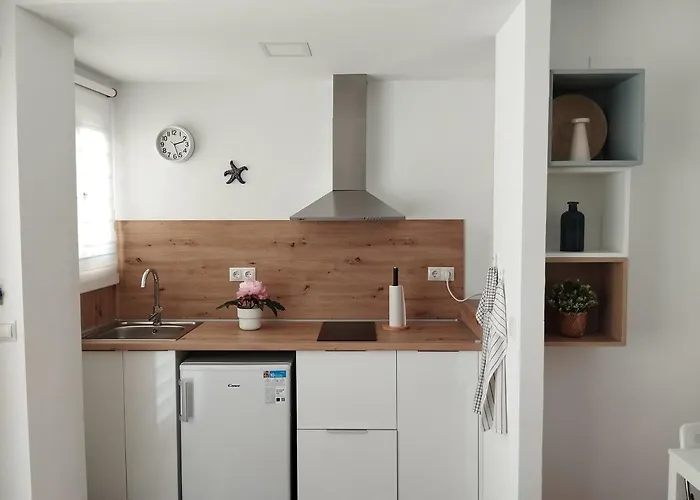 Lidia Planta 1, La Carihuela 1ª Linea Playa, Vistas Mar, 1 Dormitorio, 52 M2, 1-3 Huesped, Amplio Balcon, Wifi