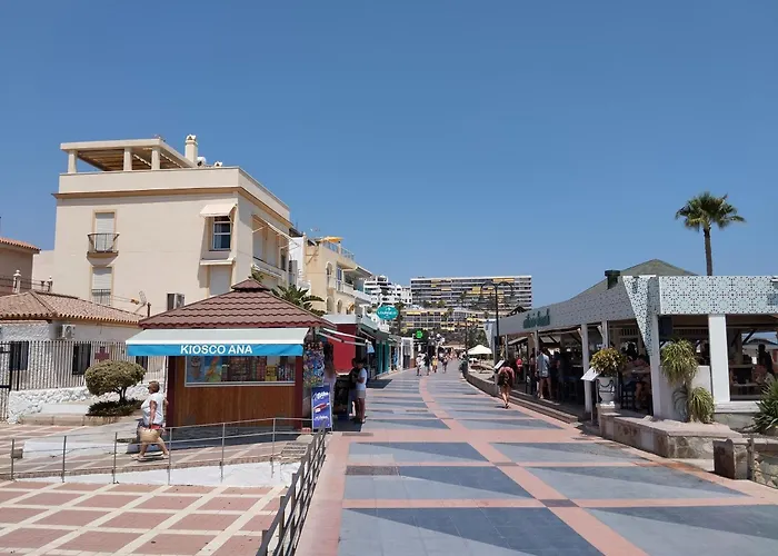 Apartamento Lidia Planta 1, La Carihuela 1ª Linea Playa, Vistas Mar, 1 Dormitorio, 52 M2, 1-3 Huesped, Amplio Balcon, Wifi *