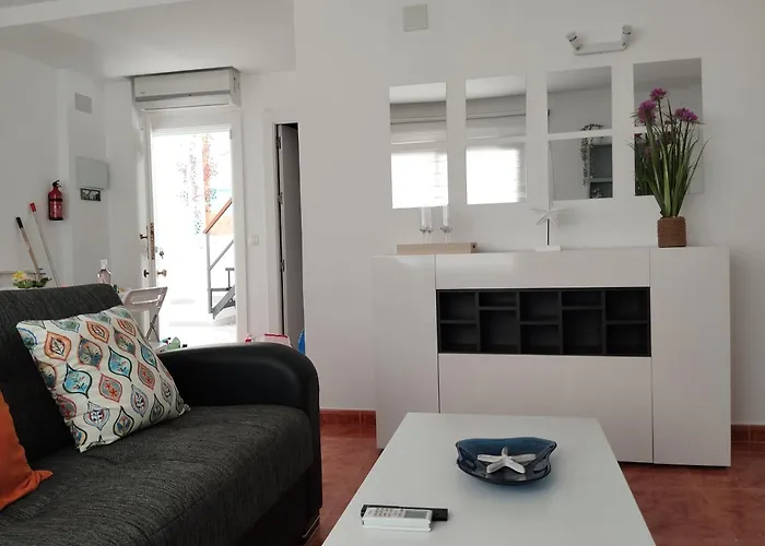 Apartamento Lidia Planta 1, La Carihuela 1ª Linea Playa, Vistas Mar, 1 Dormitorio, 52 M2, 1-3 Huesped, Amplio Balcon, Wifi Torremolinos